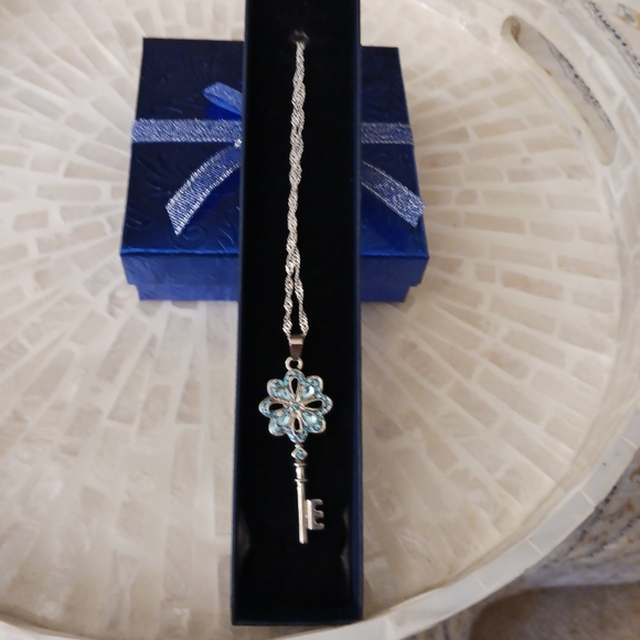 Key To My Heart Sterling Silver Pendant Necklace - Picture 4 of 13